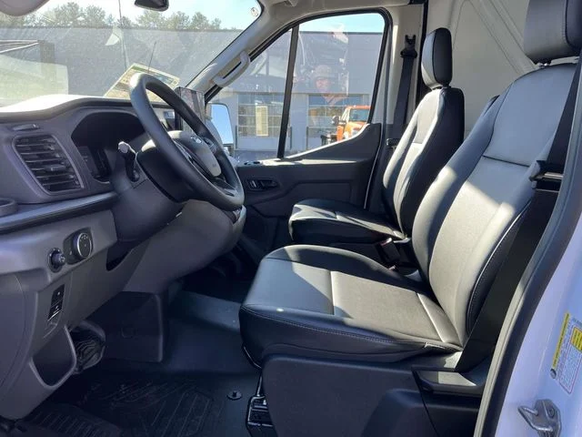 New 2026 Oxford White Ford Base image 4