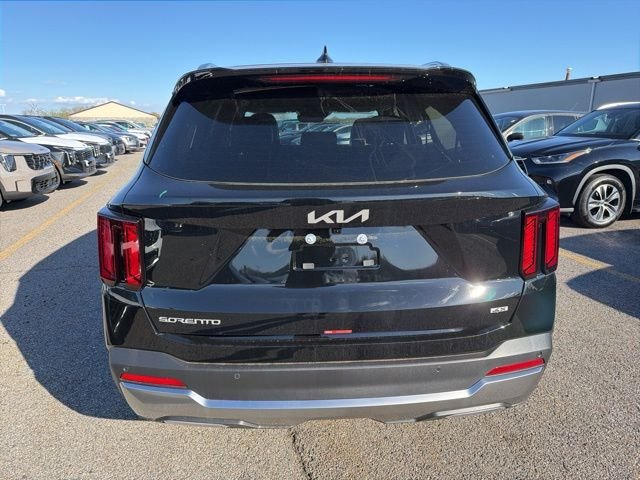 New 2026 Ebony Black Kia S image 3