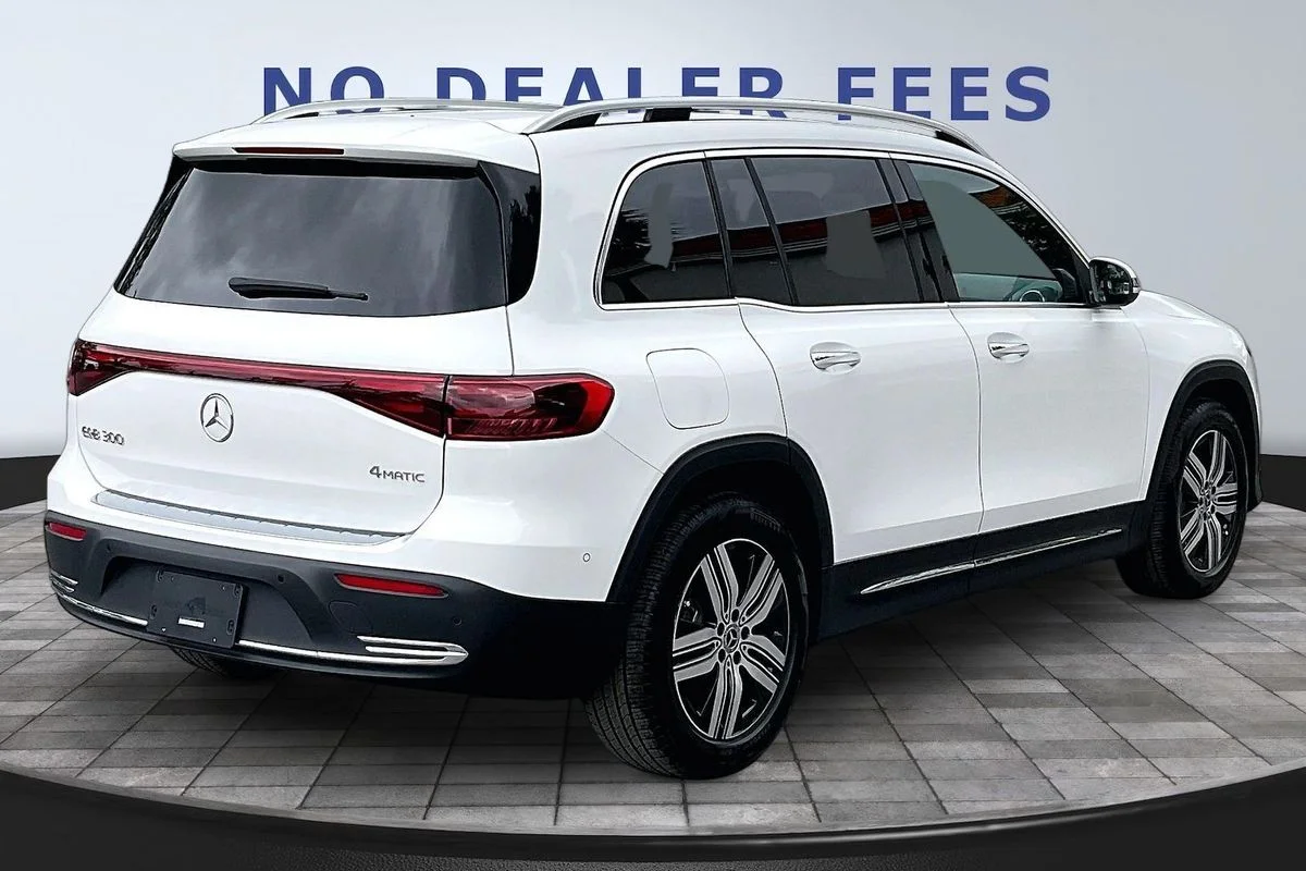 Used 2024  Mercedes-Benz 4MATIC® image 6