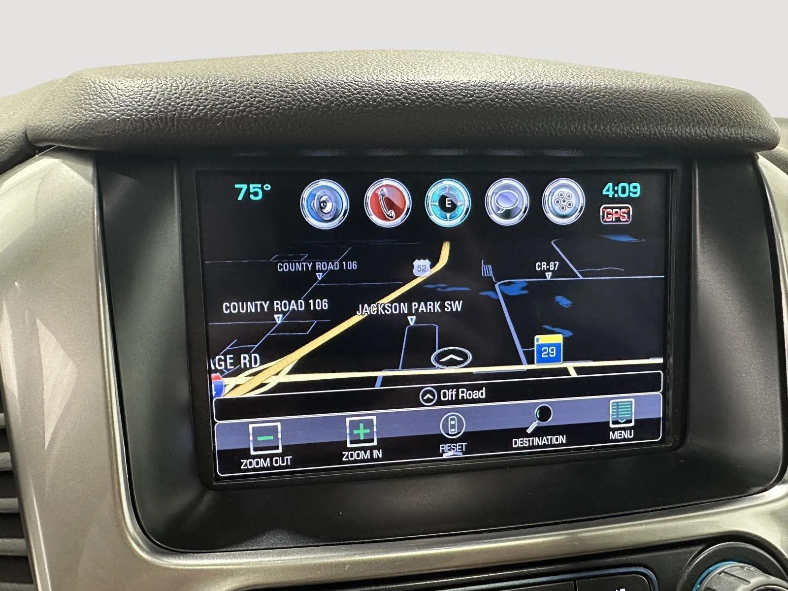 Used 2018 TUNGSTEN METALLIC Chevrolet Premier image 13