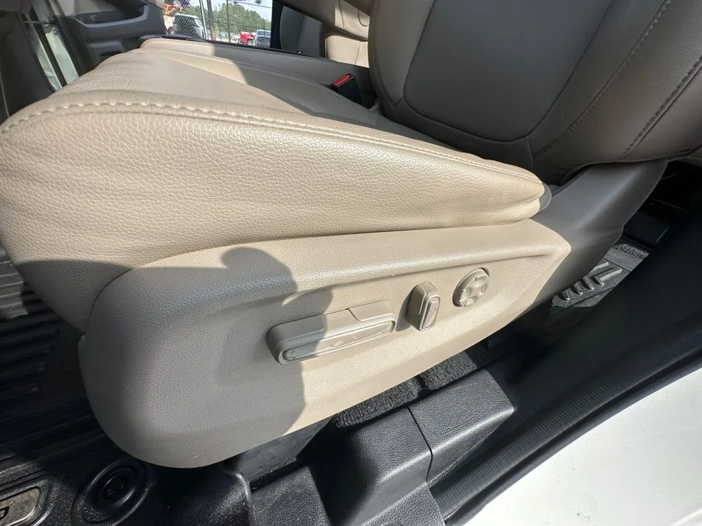 Used 2019 White Honda EX-L image 33