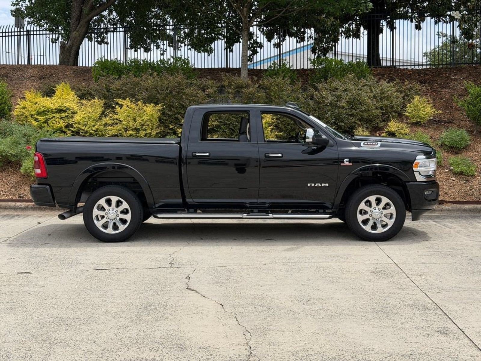 Used 2021 Diamond Black Crystal Pearlcoat Ram Laramie 4x4 Crew Cab image 3