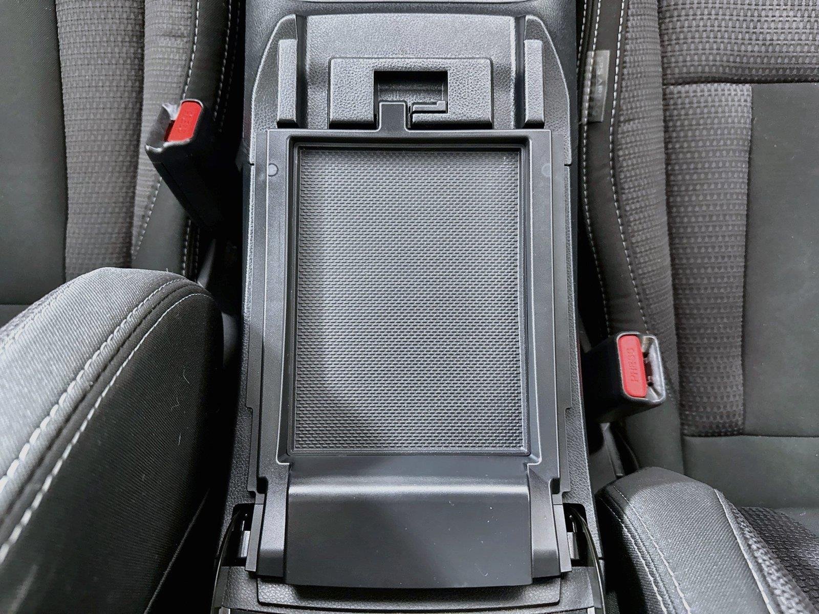 Used 2022 Crystal White Pearl Subaru Premium image 33
