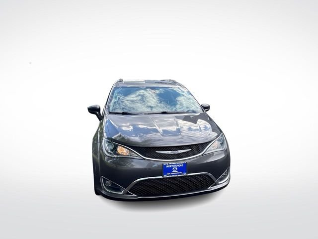 2020 Chrysler Pacifica Touring L's photo
