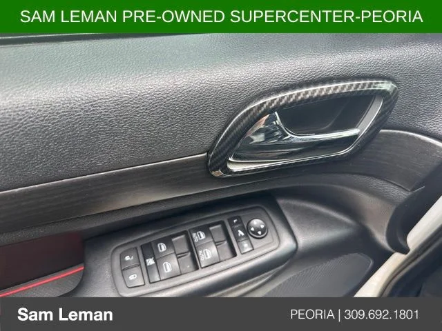 Used 2015 White Jeep Altitude image 10