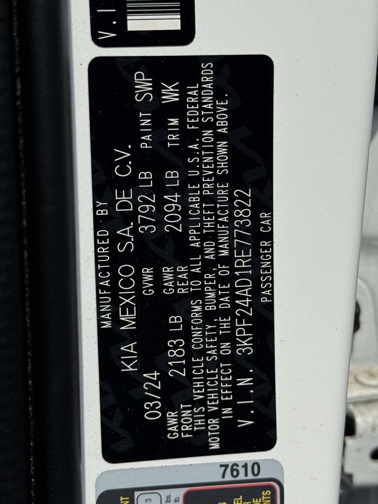 Used 2024 White Kia LXS image 28