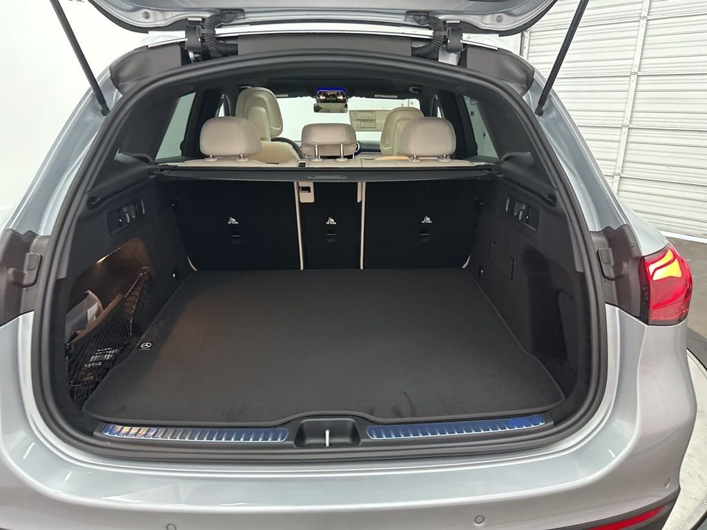 Used 2026 Silver Mercedes-Benz GLC 300 image 24