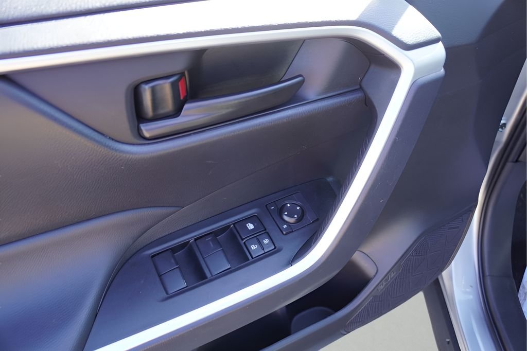 Used 2025 Silver Sky Metallic Toyota LE image 13