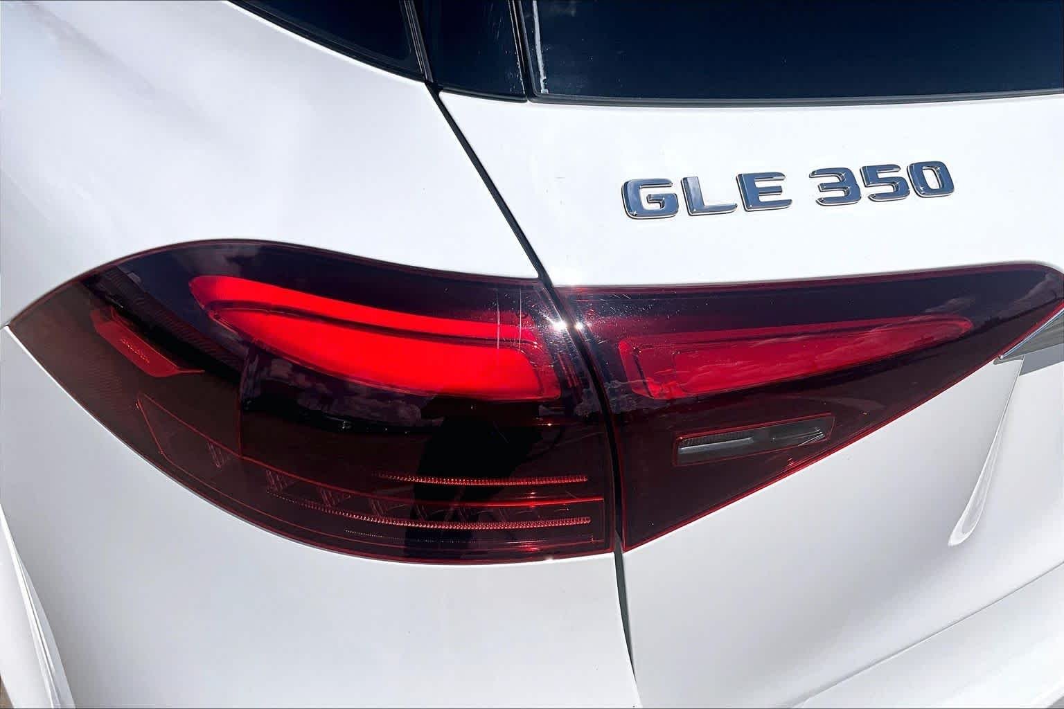 Used 2024 White Mercedes-Benz 4MATIC® image 29