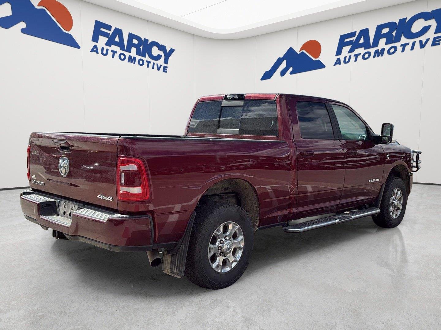 Used 2024  RAM Laramie image 3