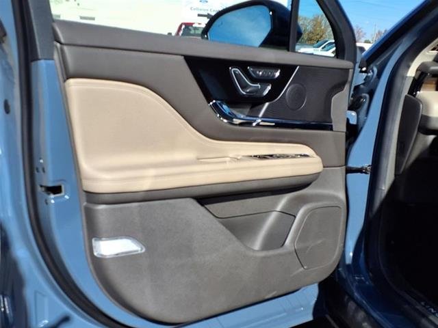 New 2024 Whisper Blue Lincoln Grand Touring image 4
