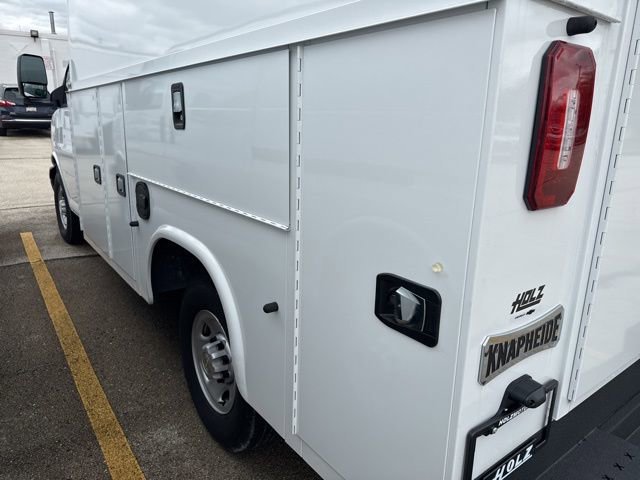 New 2025 Summit White Chevrolet 1WT image 6