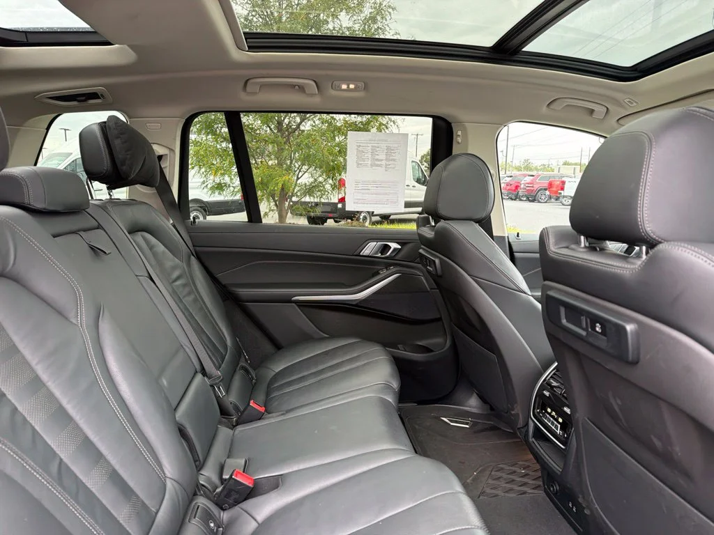 Used 2022 Gray BMW xDrive40i image 14