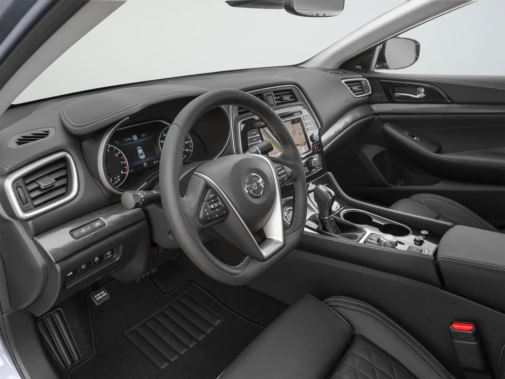 Used 2022 Gray Nissan Platinum image 39
