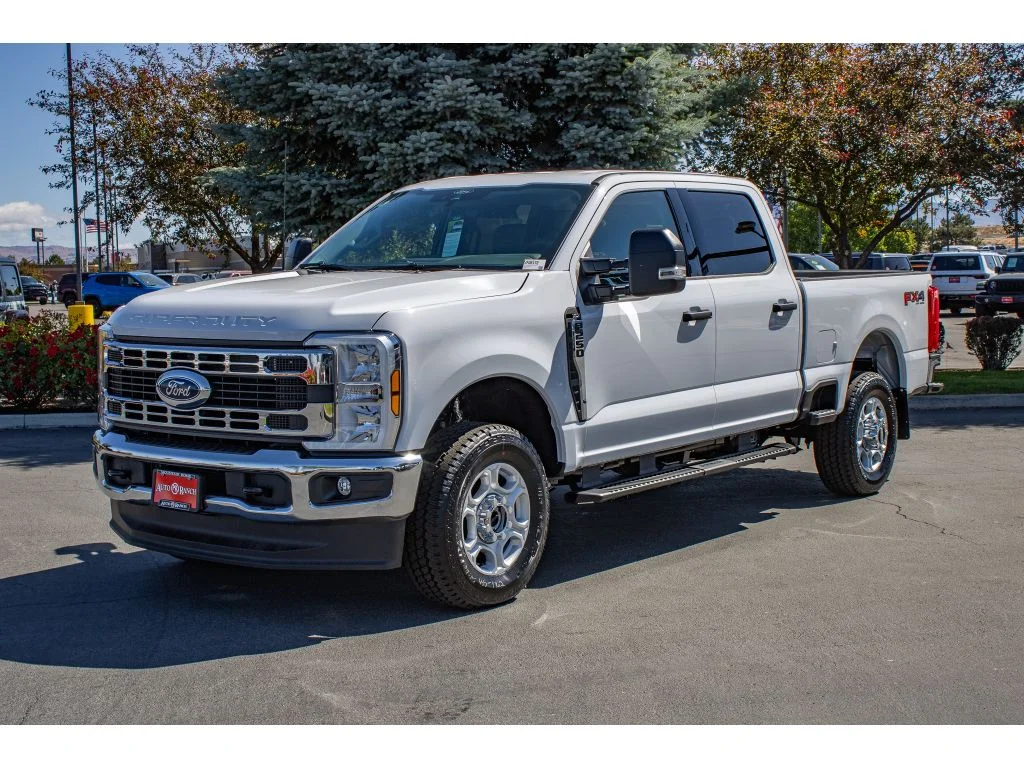 New 2026 OXFORD WHITE Ford XLT image 4