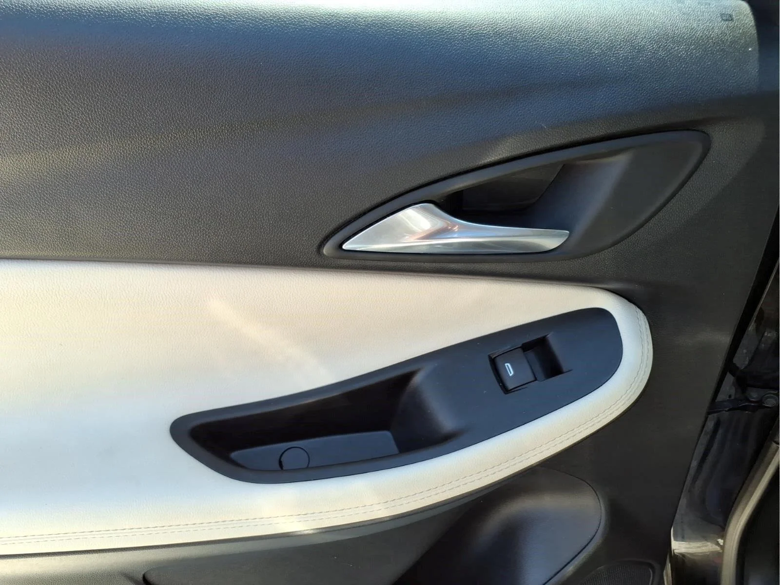Used 2024 Ebony Twilight Metallic Buick Sport Touring image 13