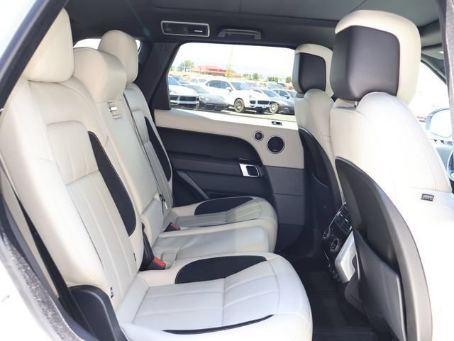 Used 2020  Land Rover HSE Dynamic image 27