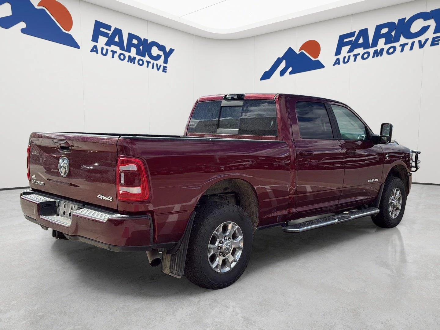 Used 2024  RAM Laramie image 3