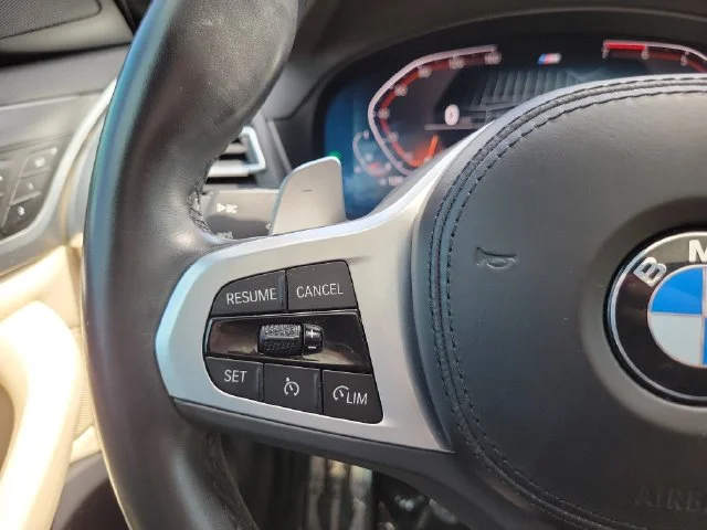 Used 2022 Black BMW xDrive30i image 21