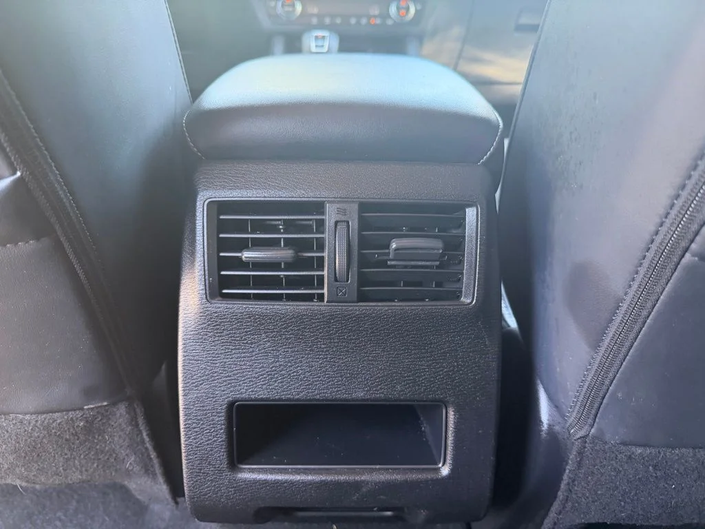Used 2024  Mitsubishi SE Black Edition image 13
