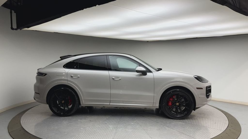 Used 2025  Porsche S image 9