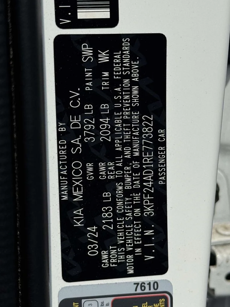 Used 2024 White Kia LXS image 28