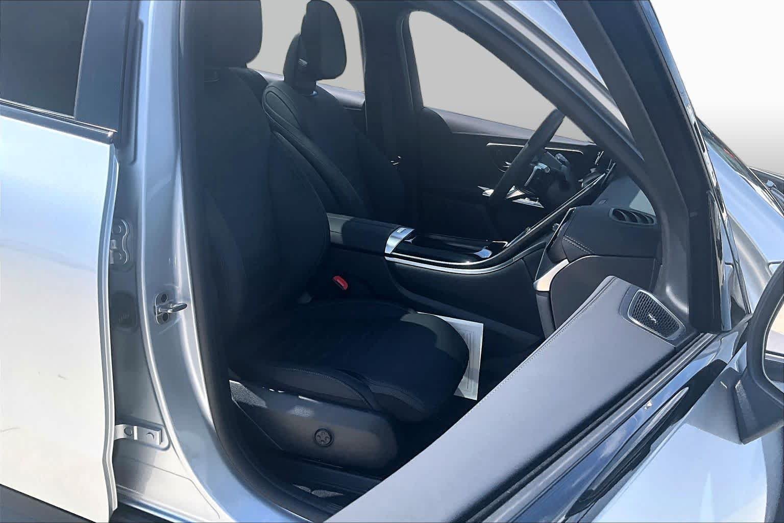Pre-Owned 2024 Mercedes-Benz GLC 300