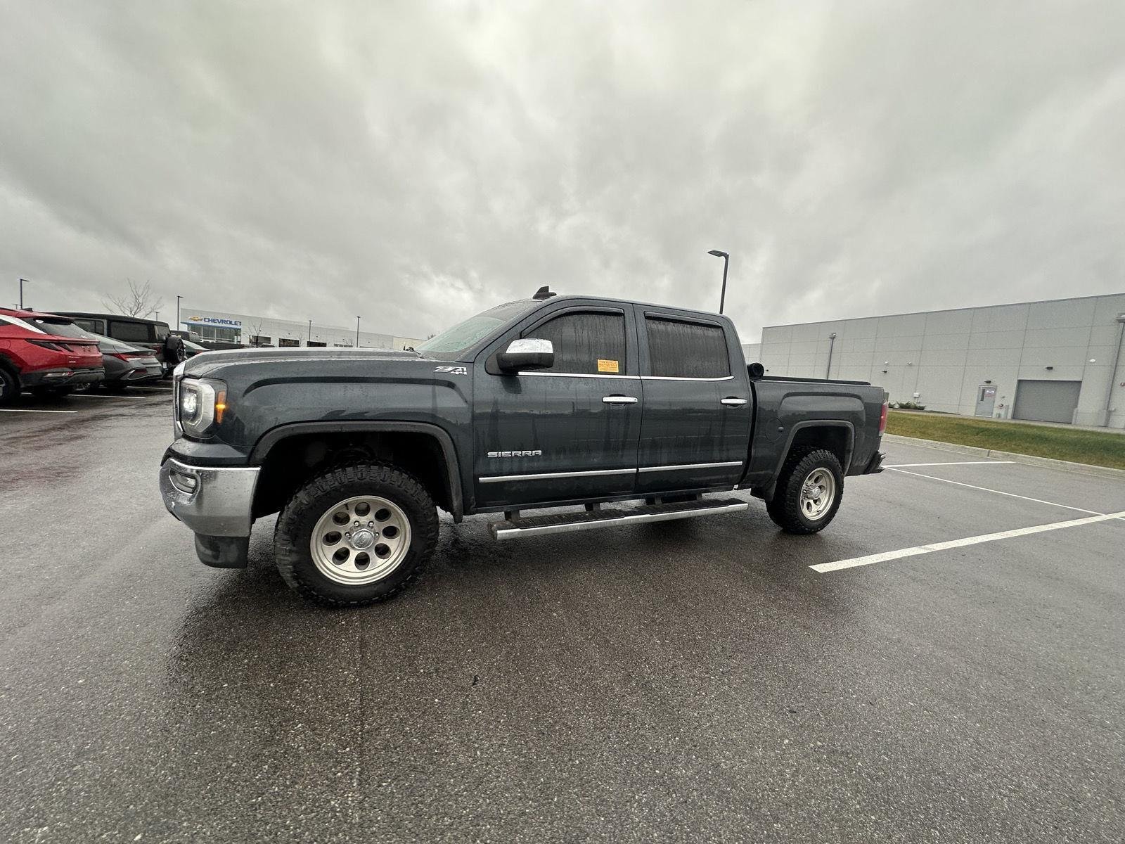 Used 2018 GMC Sierra 1500 SLT with VIN 3GTU2NEC7JG382178 for sale in Kansas City