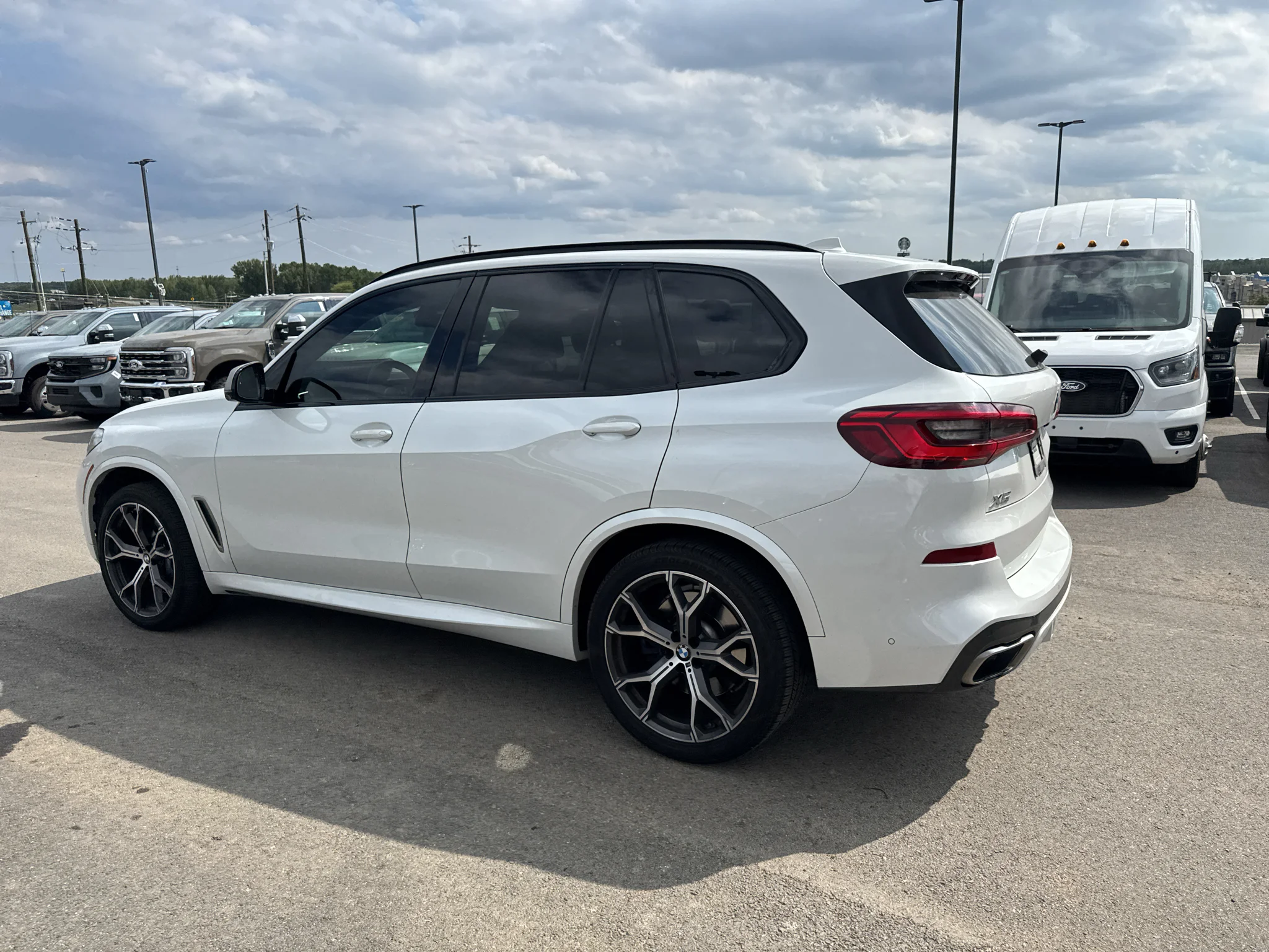 Used 2020 Mineral White Metallic BMW M50i image 9