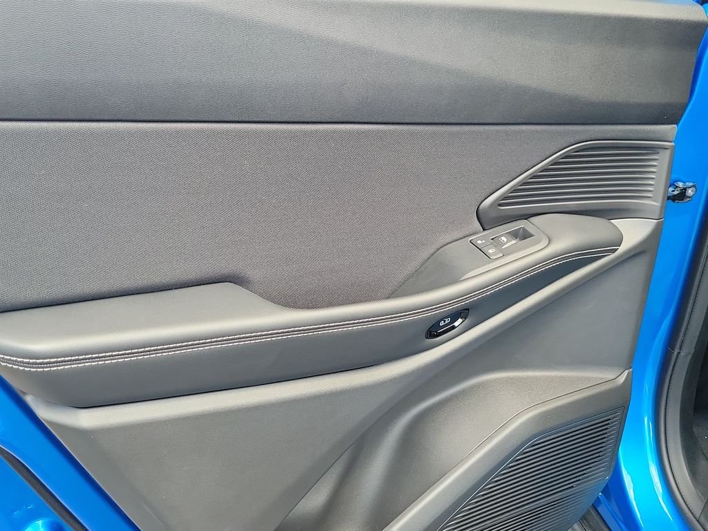 New 2026 Hydro Blue Pearl-Coat Exterior Paint Jeep Laredo image 12