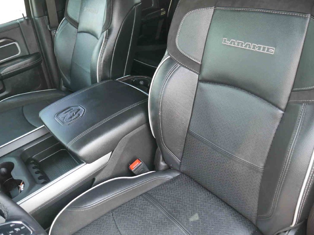 Used 2025 Black Ram Laramie image 38