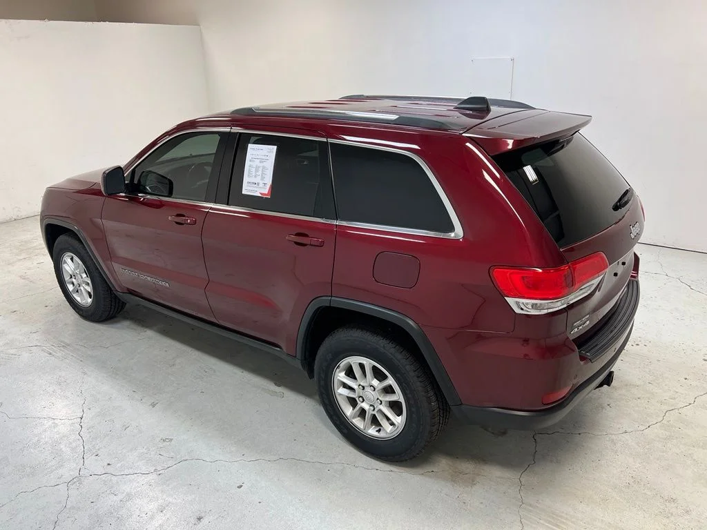 Used 2019 Red Jeep Laredo E image 4