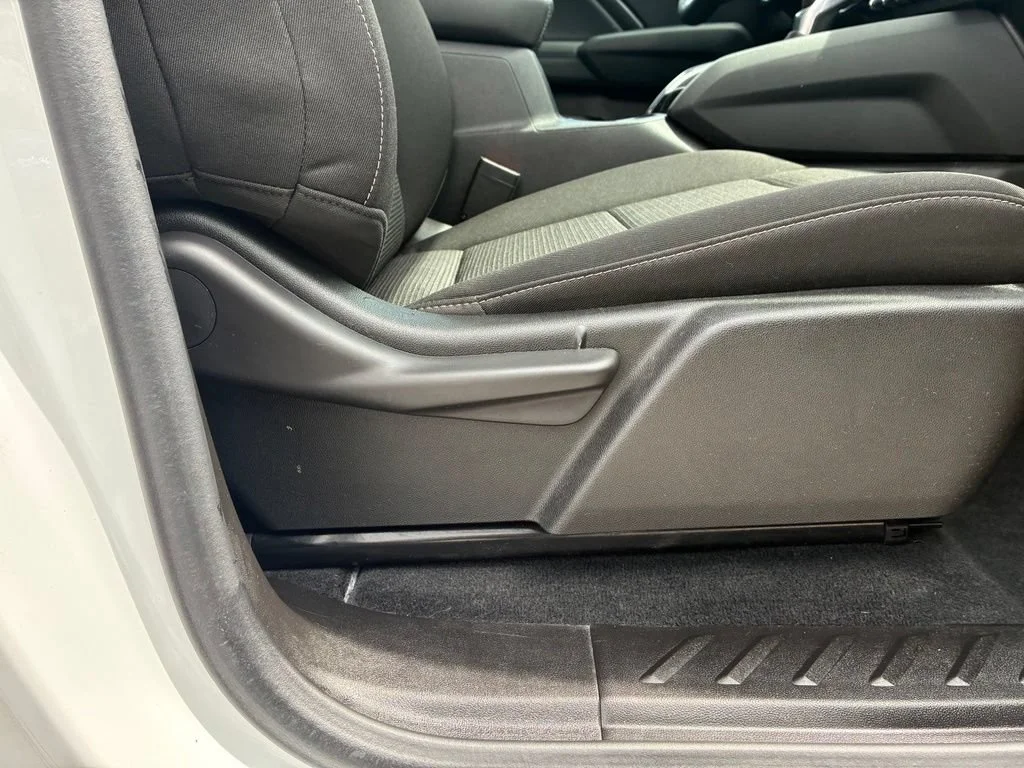 Used 2024 Summit White GMC Elevation image 51