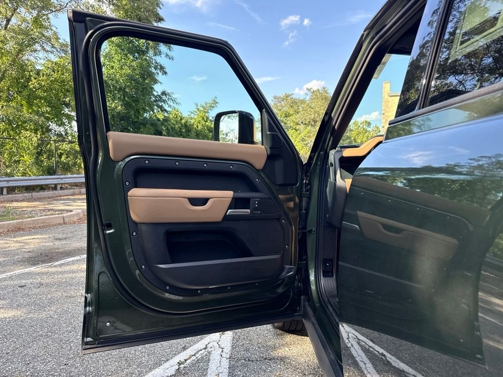 New 2026 Woolstone Green LAND ROVER X-Dynamic SE image 10