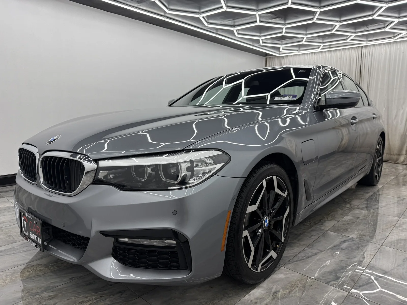 Used 2018 Bluestone Metallic BMW 530e xDrive iPerformance image 3