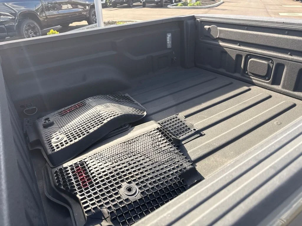 Certified Used 2020  Jeep Sport image 15