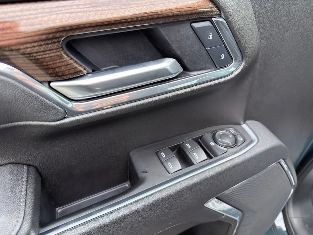 Used 2025 Cypress Gray Chevrolet LT image 25