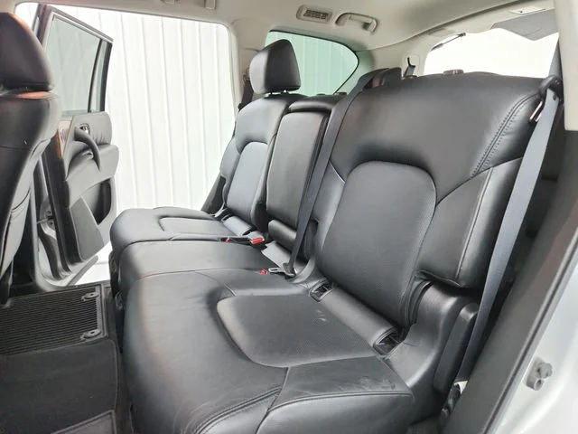 Used 2022 Silver Nissan SL image 42