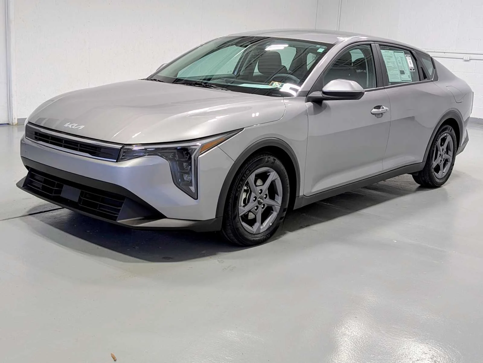 2025 Kia K4 LXS AT's photo