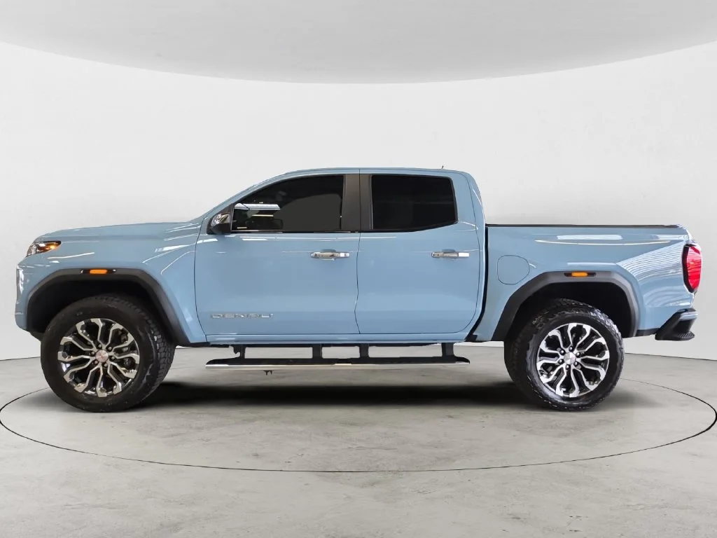 Certified Used 2026 Glacier Metallic GMC Denali image 12