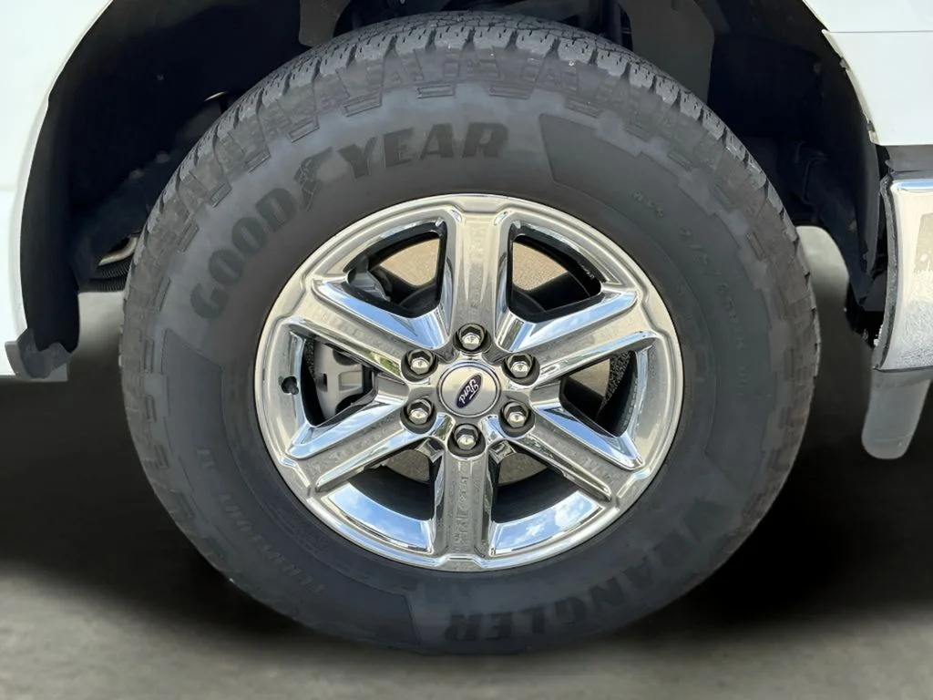 Used 2025 White Ford XLT image 13
