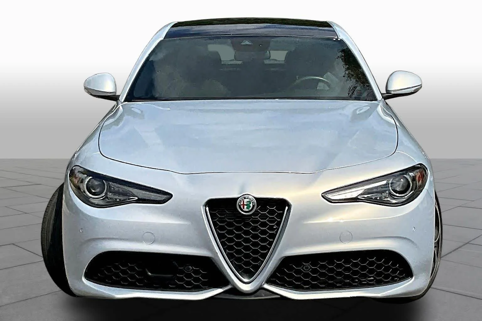 Used 2023 Moonlight Gray Metallic Alfa Romeo Ti image 4