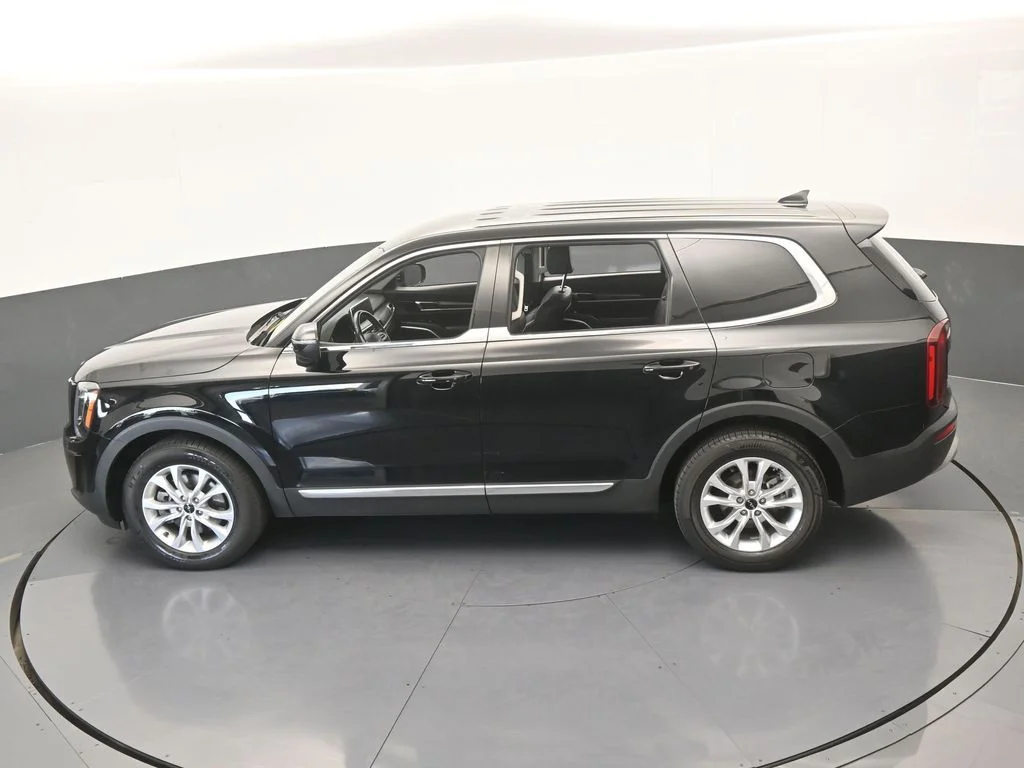 Used 2022 Ebony Black Kia LX image 51