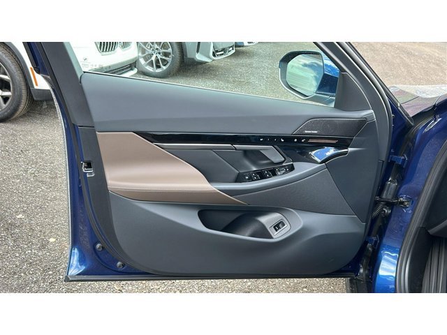 New 2026 Phytonic Blue Metallic BMW 530i xDrive image 9