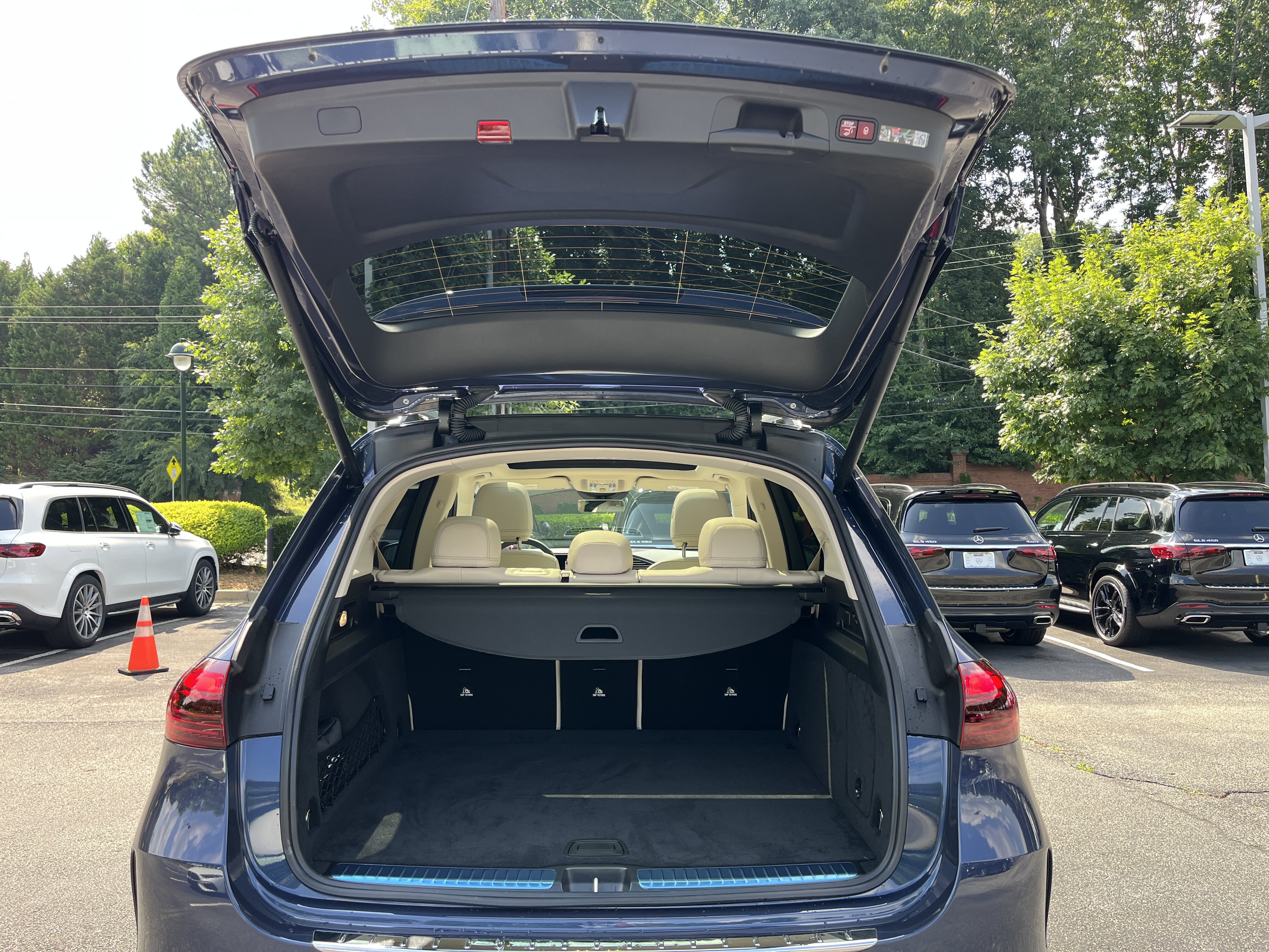 New 2026 Twilight Blue Metallic Mercedes-Benz GLE 350 4MATIC® SUV image 9