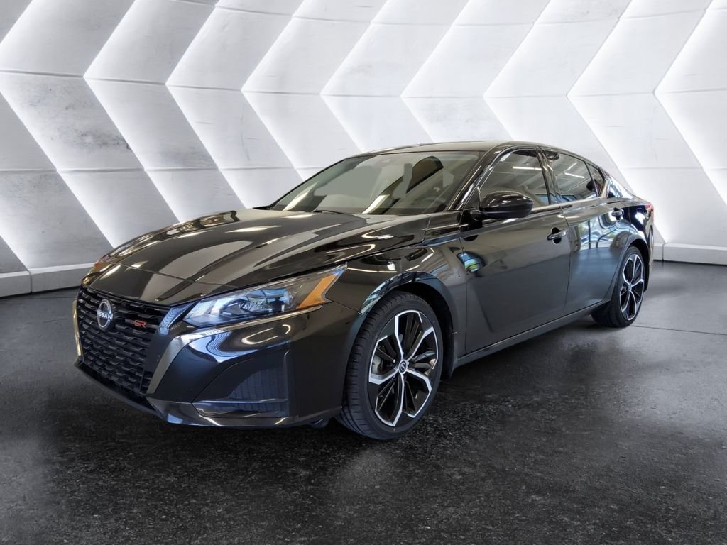 Used 2024 Black Nissan 2.5 SR image 3