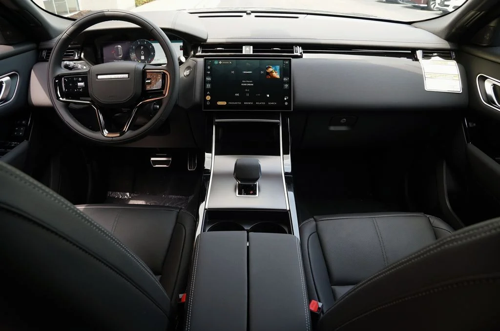 New 2026 Zadar Grey Land Rover P250 Base image 9