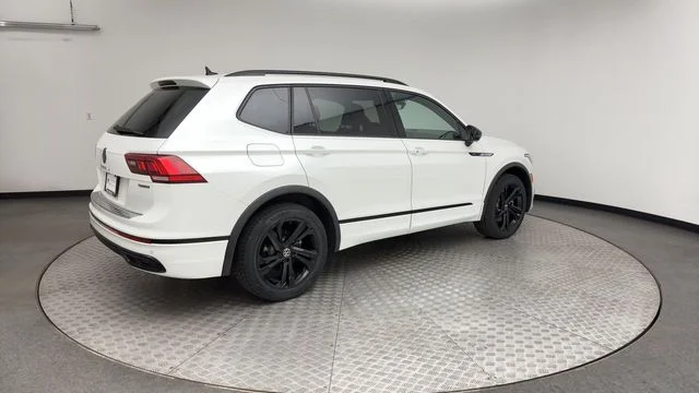 Used 2023 White Volkswagen 2.0T SE R-Line Black image 2