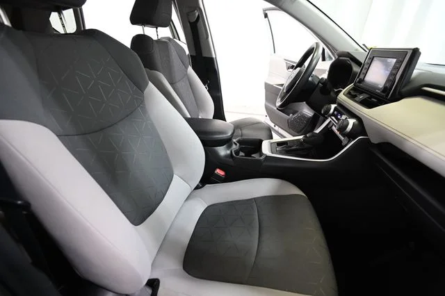 Used 2021 Silver Toyota XLE image 24