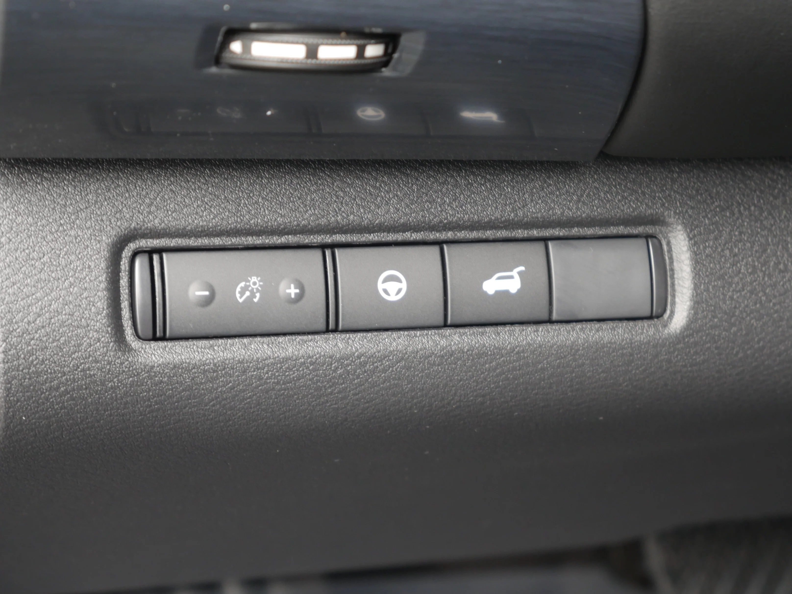New 2026 Gun Metallic Nissan SL image 6